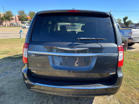 2012 Chrysler Town and Country Touring
