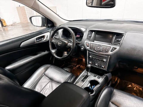 2020 Nissan Pathfinder SL