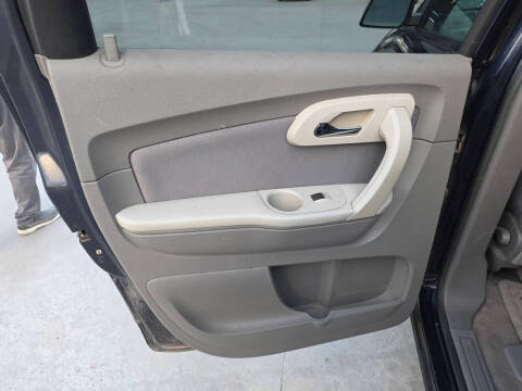 2011 Chevrolet Traverse LS