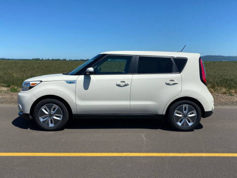 2017 Kia Soul EV for sale at M AND S CAR SALES LLC in Independence OR
