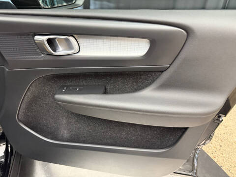 2019 Volvo XC40 T5 Momentum