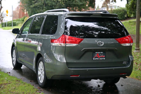 2014 Toyota Sienna XLE 7-Passenger