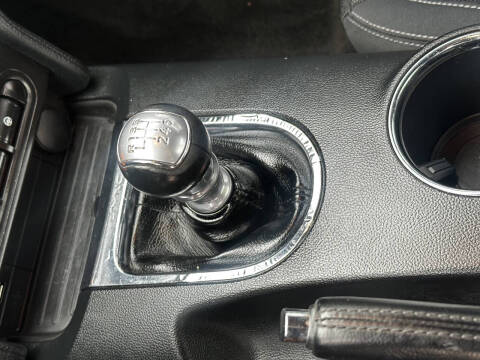 2016 Ford Mustang V6