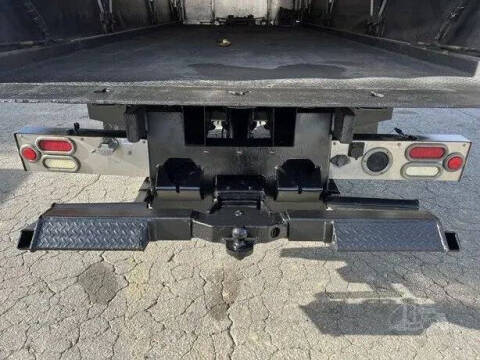 2009 Freightliner M2 106