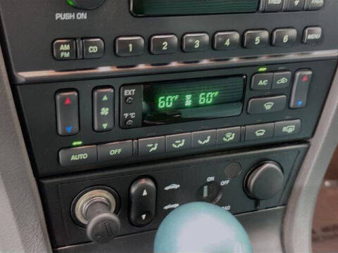 2002 Ford Thunderbird Deluxe