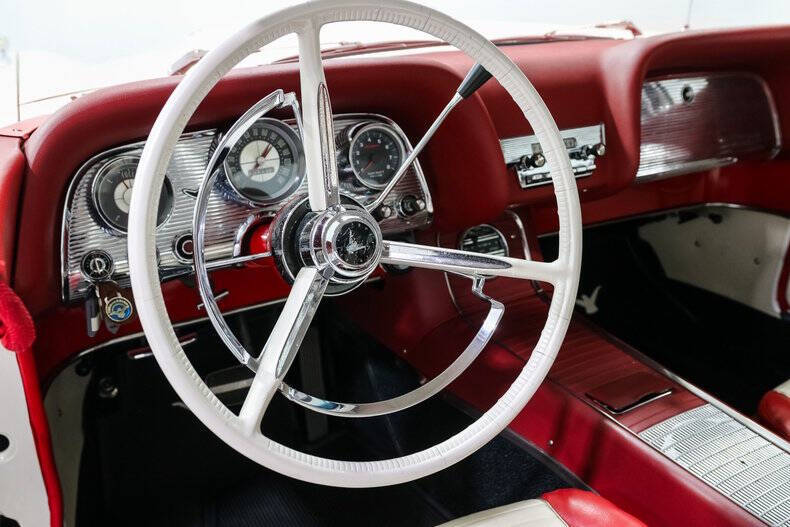 1958 Ford Thunderbird