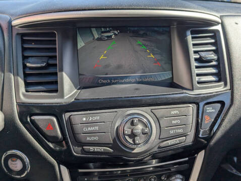 2017 Nissan Pathfinder S