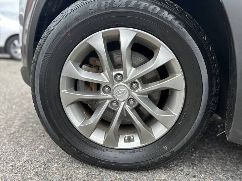 2019 Hyundai Santa Fe SE 2.4L