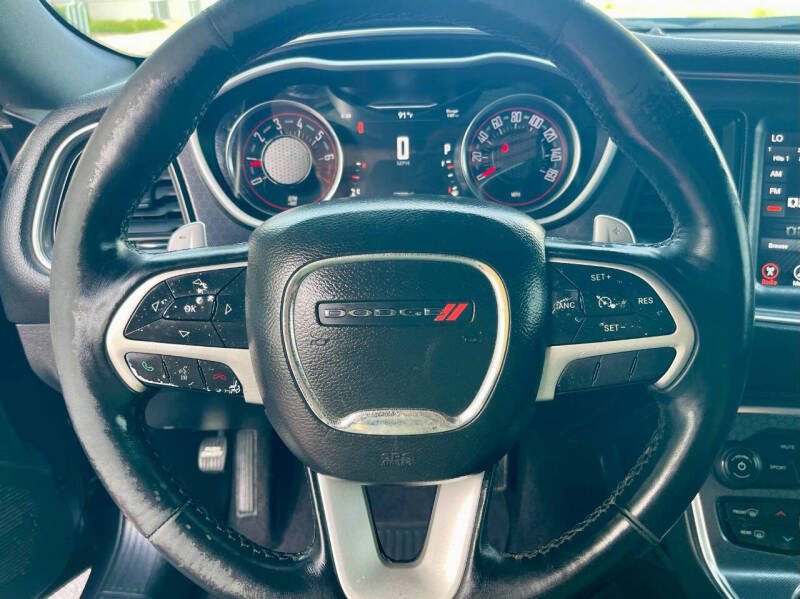 2017 Dodge Challenger SXT Plus