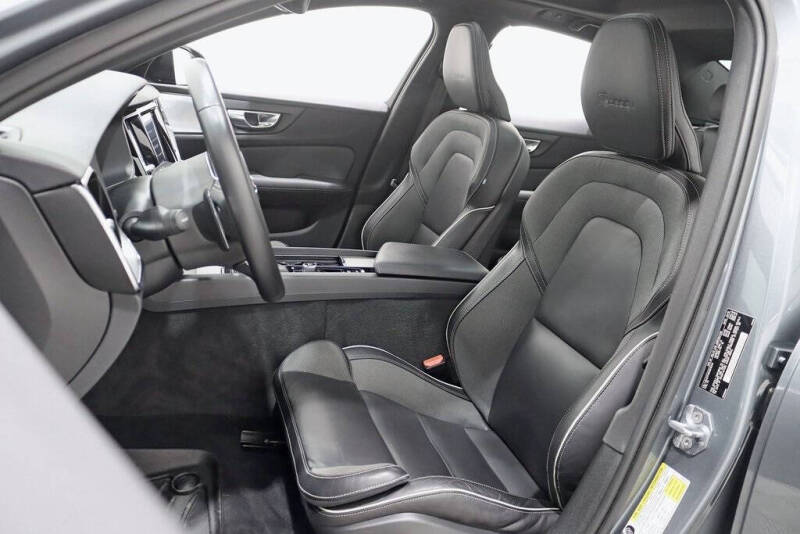 2019 Volvo S60 T6 R-Design