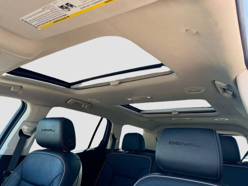 2023 GMC Acadia Denali