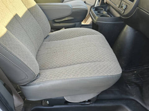 2022 Chevrolet Express 2500