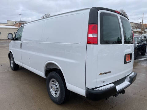 2025 Chevrolet Express 3500