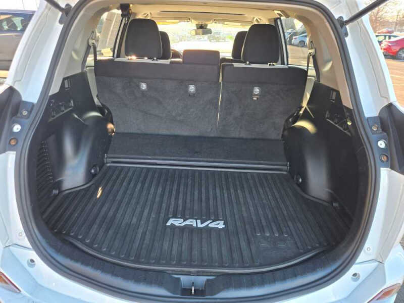 2017 Toyota RAV4 Hybrid XLE