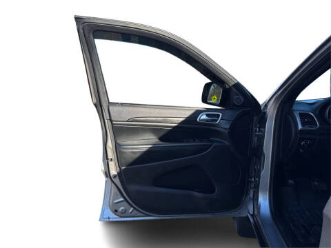 2019 Jeep Grand Cherokee Laredo