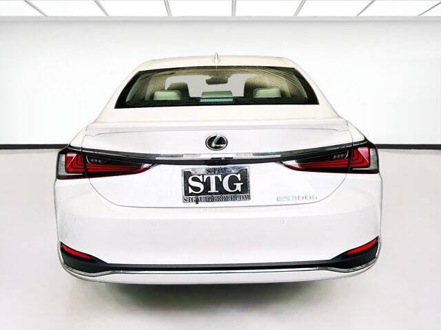 2025 Lexus ES 300h