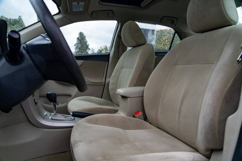 2012 Toyota Corolla LE