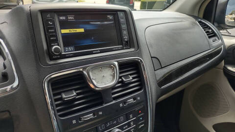 2015 Chrysler Town and Country Touring