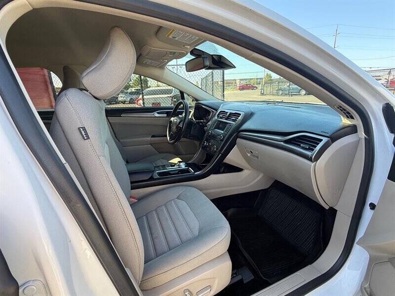 2017 Ford Fusion SE
