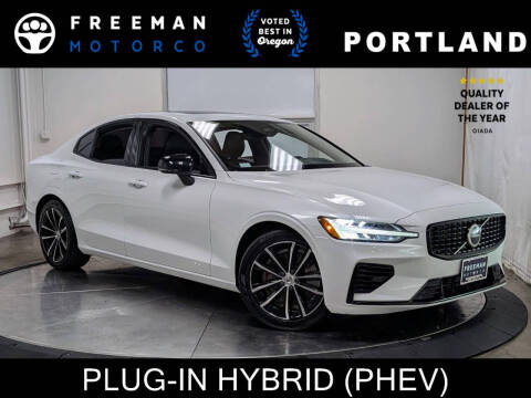 2023 Volvo S60 Recharge T8 Core Dark Theme