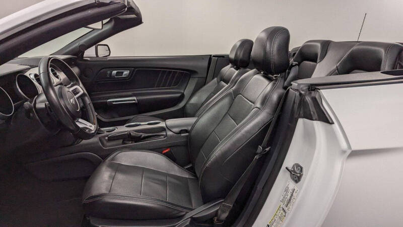 2020 Ford Mustang EcoBoost