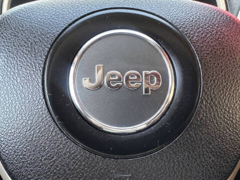 2017 Jeep Cherokee Sport