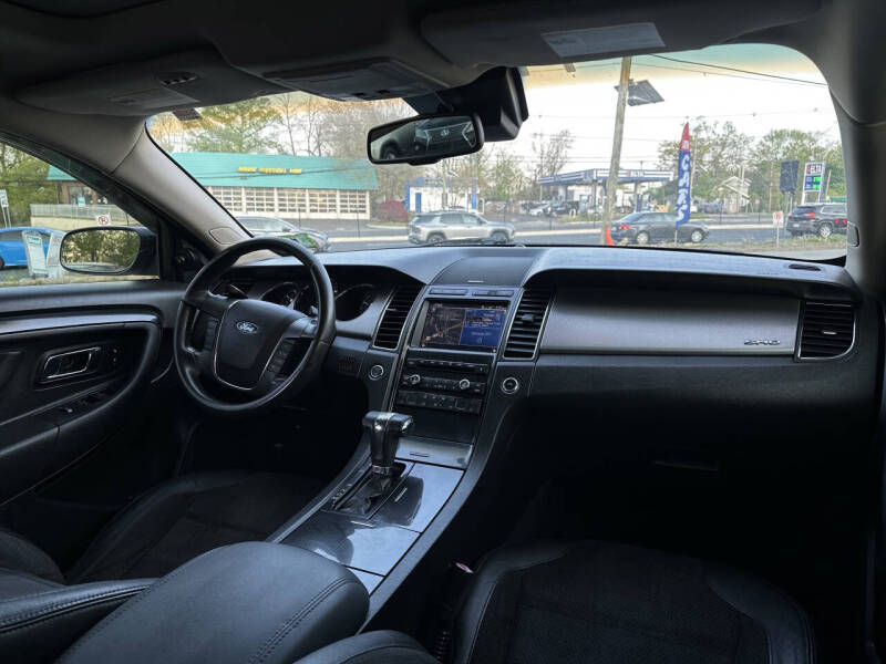 2011 Ford Taurus SHO