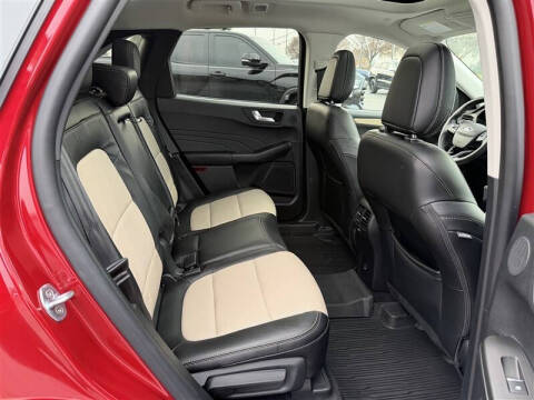 2021 Ford Escape Hybrid Titanium