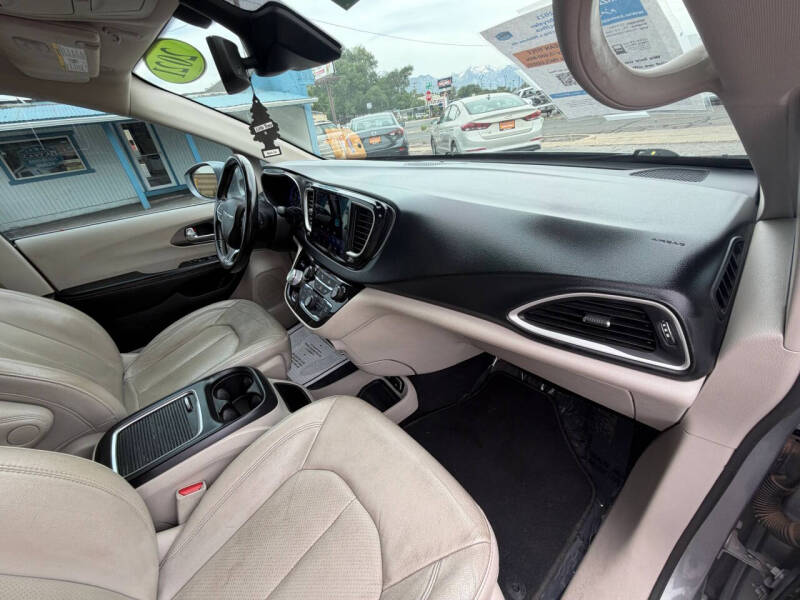2021 Chrysler Pacifica Touring L