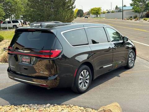 2024 Chrysler Pacifica Plug-In Hybrid Select