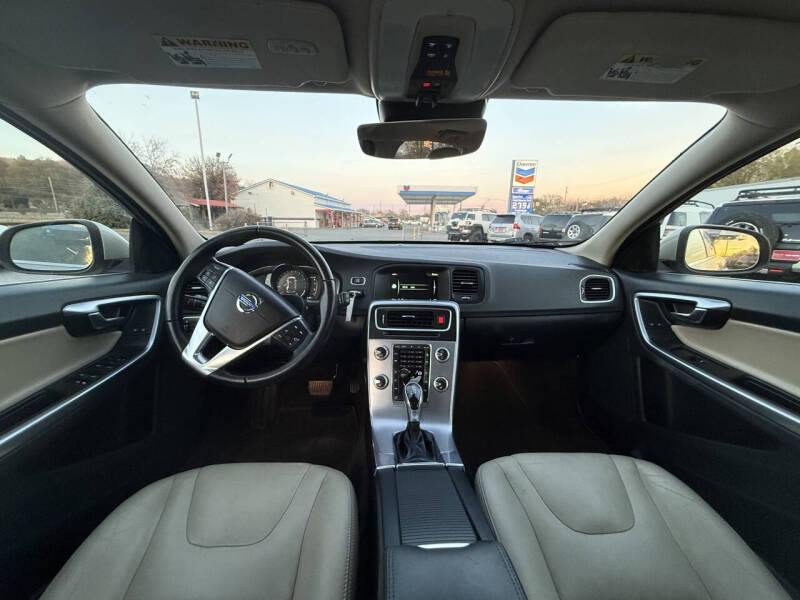 2017 Volvo V60 T5 Premier