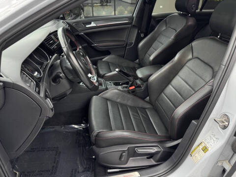 2020 Volkswagen Golf GTI SE