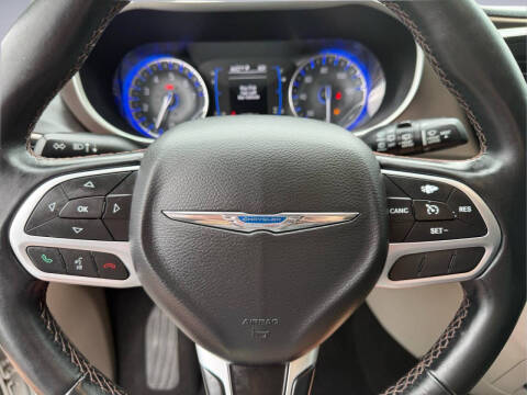 2017 Chrysler Pacifica Touring-L