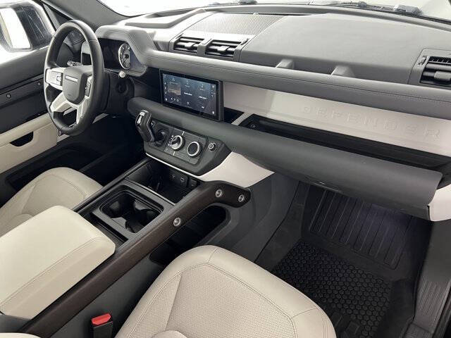 2023 Land Rover Defender 110 SE