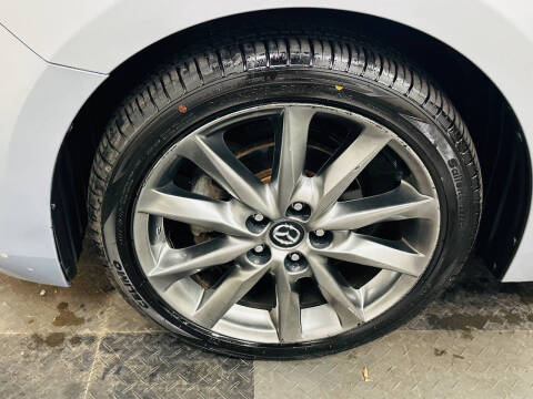 2018 Mazda MAZDA3 Touring