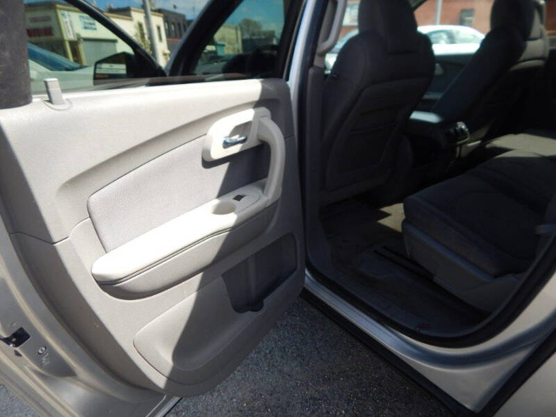 2010 Chevrolet Traverse LS