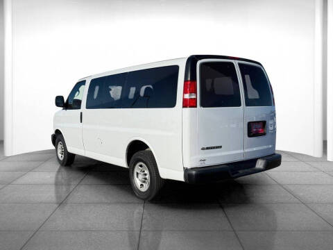 2017 Chevrolet Express LS 2500