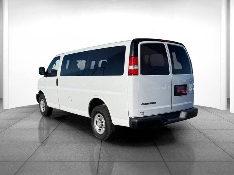 2017 Chevrolet Express LS 2500
