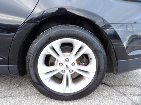 2016 Ford Taurus SEL