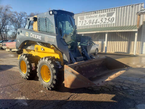 2017 John Deere 330G