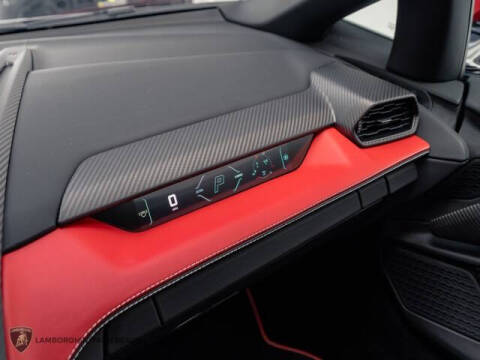 2025 Lamborghini Revuelto