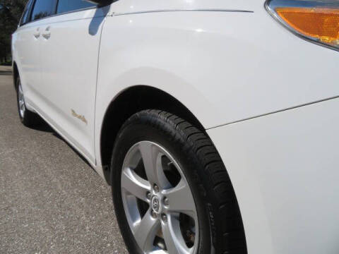 2016 Toyota Sienna LE Mobility 7-Passenger