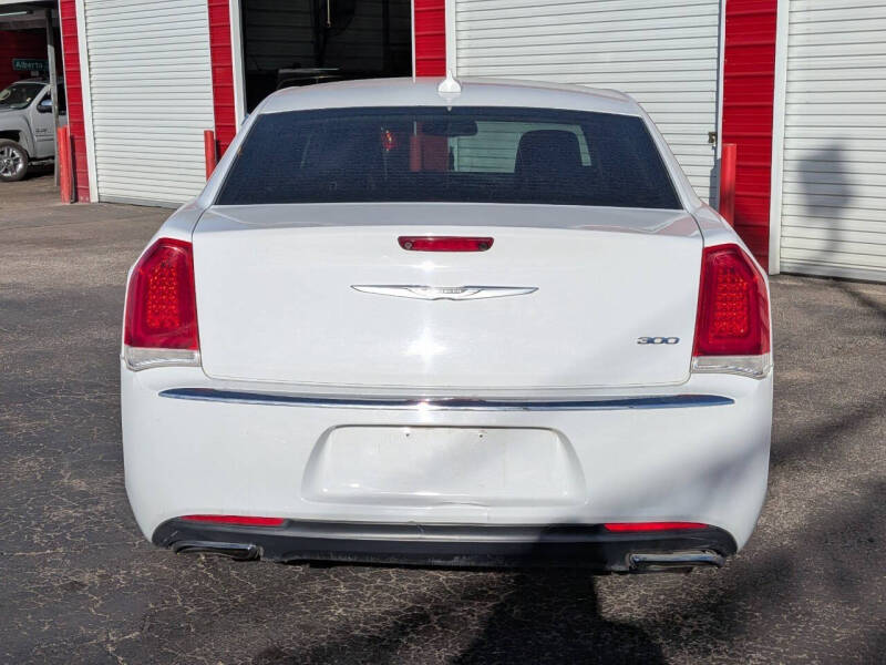 2016 Chrysler 300