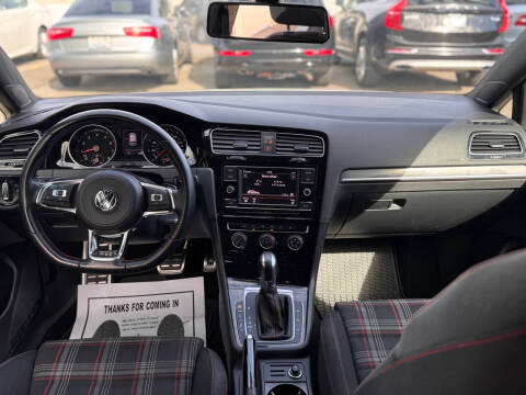 2019 Volkswagen Golf GTI S