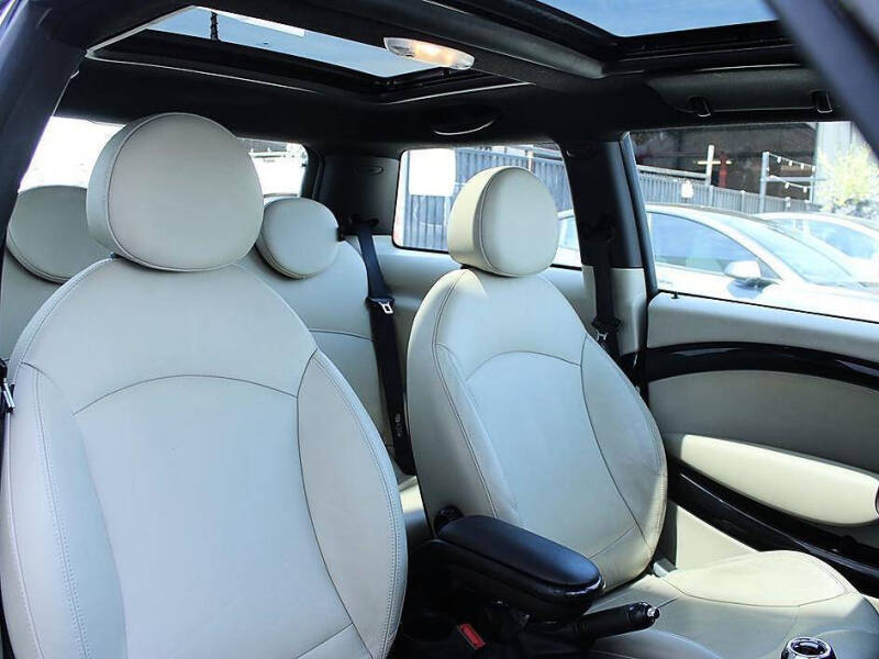 2011 MINI Cooper John Cooper Works