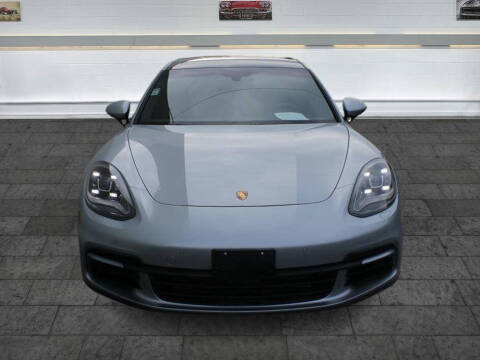 2018 Porsche Panamera 4