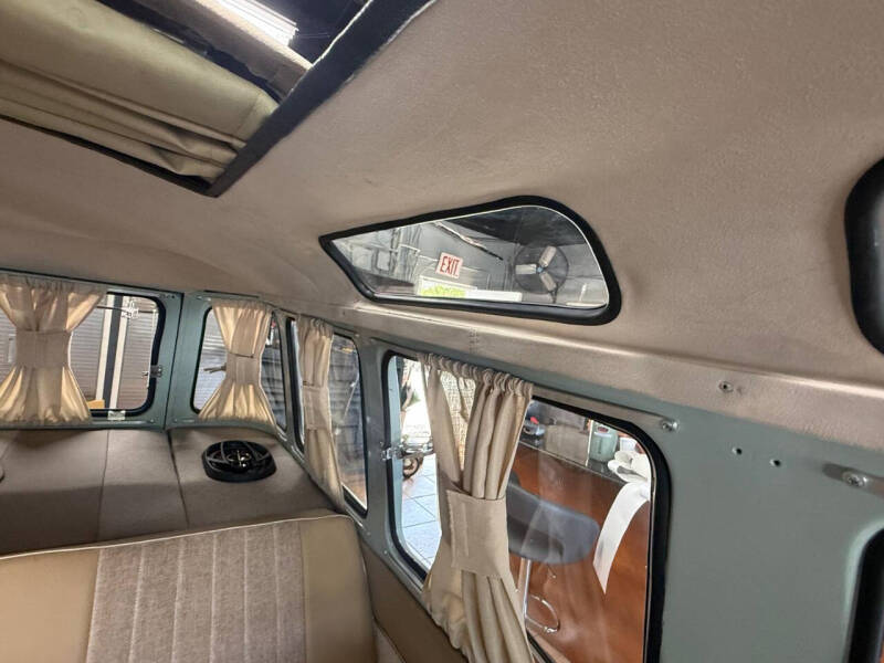 1972 Volkswagen Bus