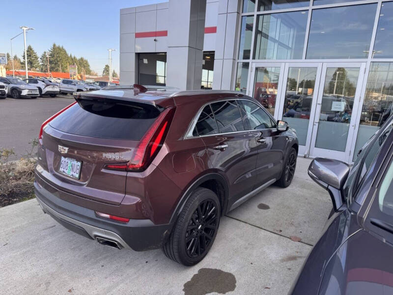 2022 Cadillac XT4 Premium Luxury