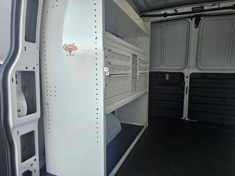 2025 Chevrolet Express 2500