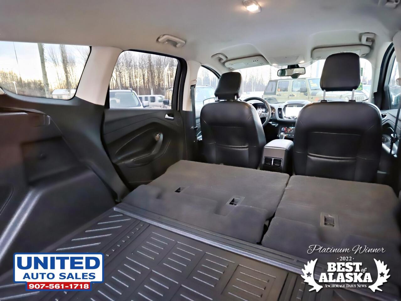 2019 Ford Escape Titanium AWD 4dr SUV 61